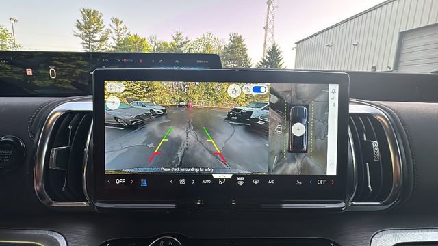 Used 2025 Ford Expedition Platinum AWD/4WD image 21