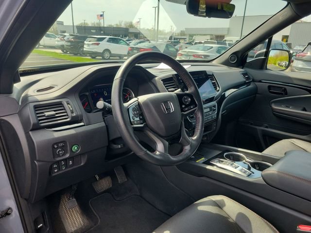 Used 2024 Honda Passport Black Edition image 18