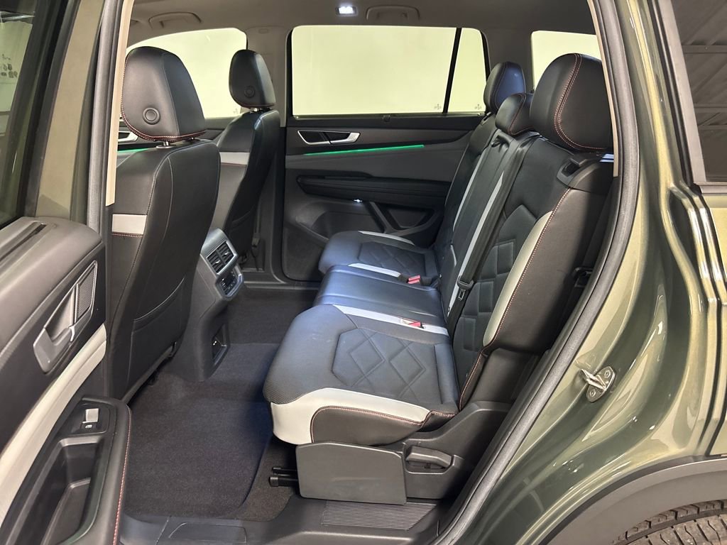 Used 2024 Volkswagen Atlas Peak Edition SE image 29
