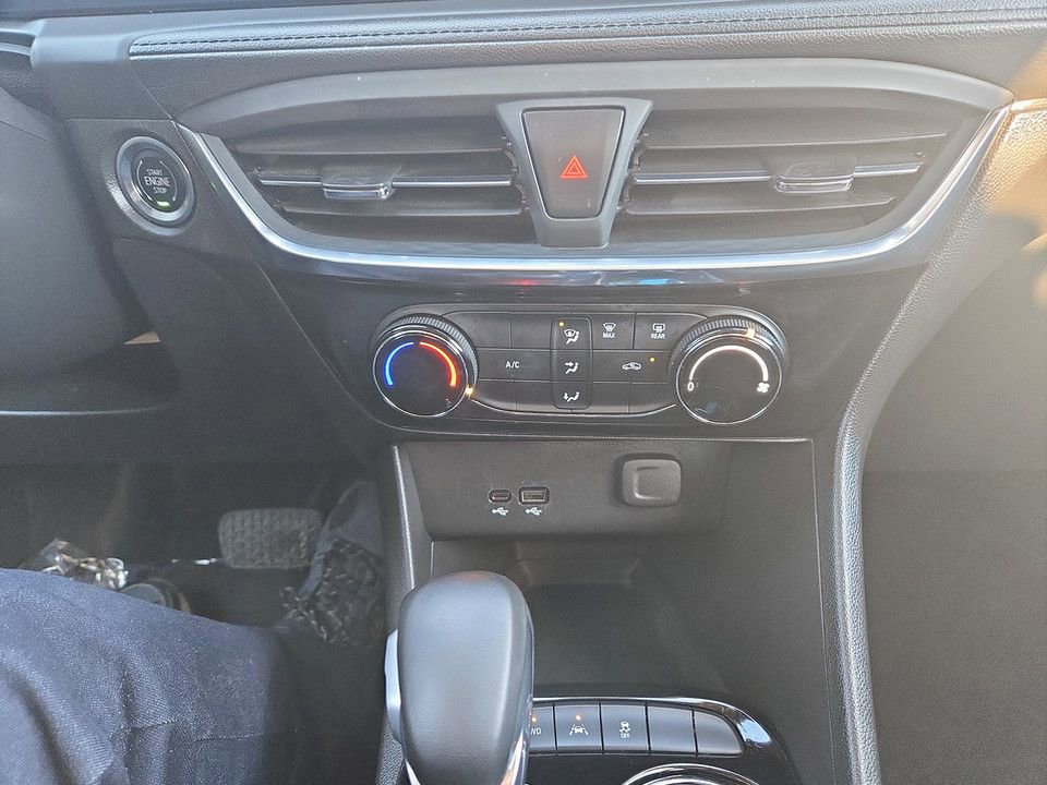 Used 2024 Buick Encore GX Sport Touring image 26