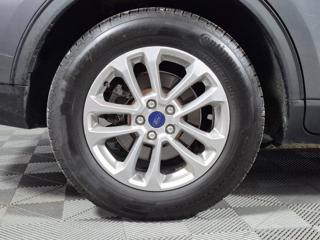 Used 2022 Ford Escape SE image 25