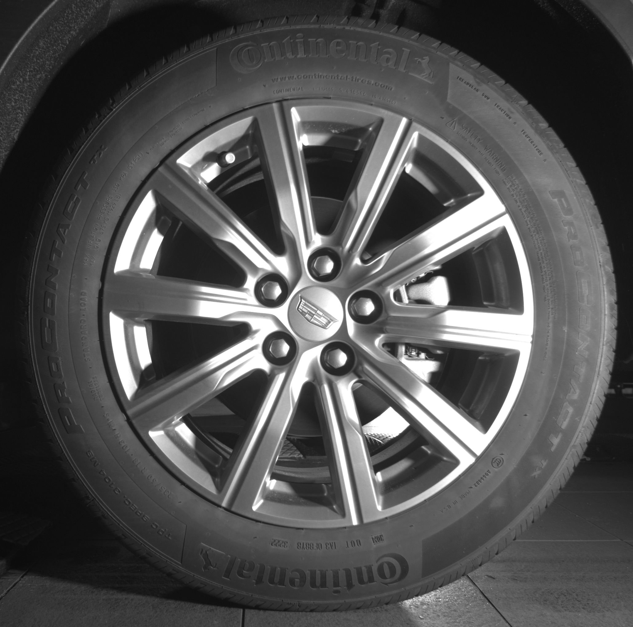 Used 2023 Cadillac XT4 Premium Luxury FWD image 11