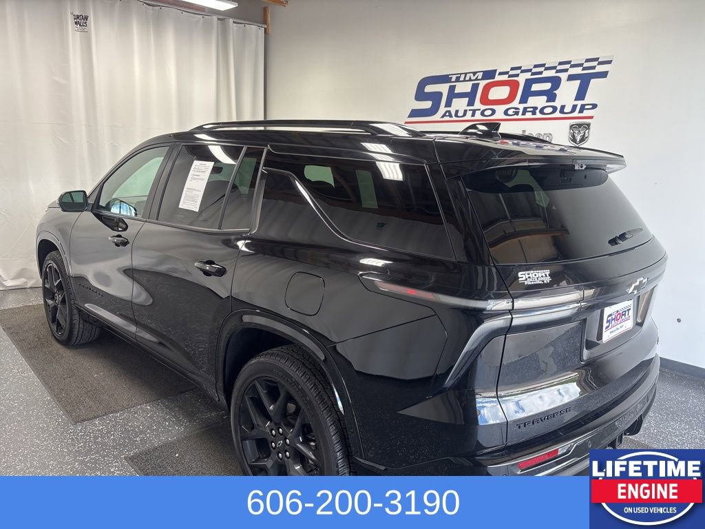 Used 2024 Chevrolet Traverse RS image 7