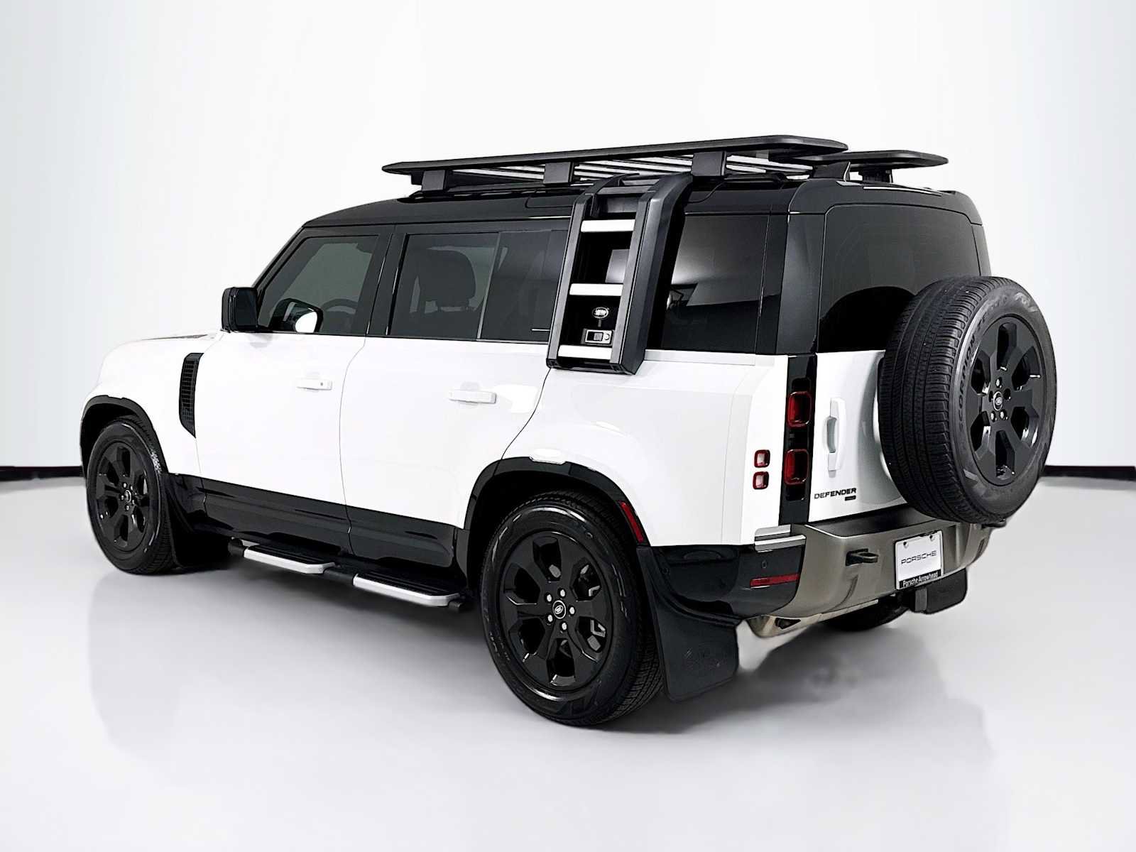 Used 2023 Land Rover Defender 110 X-Dynamic SE image 3