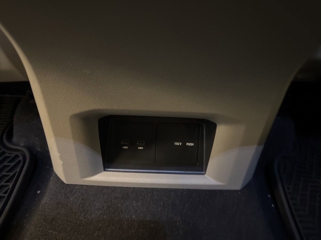 Used 2022 Volkswagen Atlas SE image 17