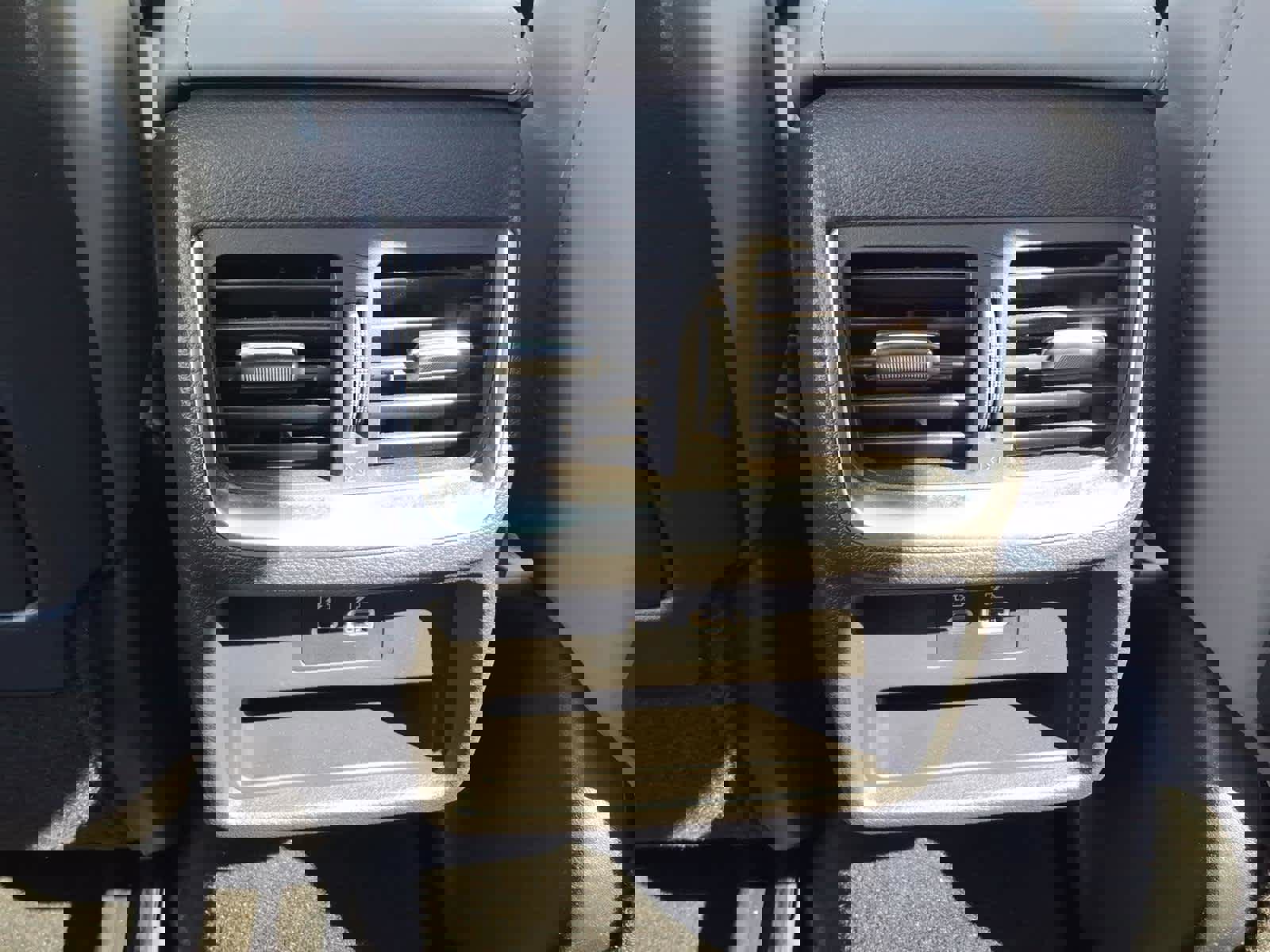 Used 2023 INFINITI QX50 Luxe image 17