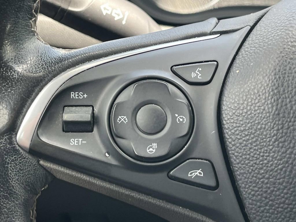 Used 2018 Buick Regal Essence w/ Sights and Sounds Package AWD/4WD image 24