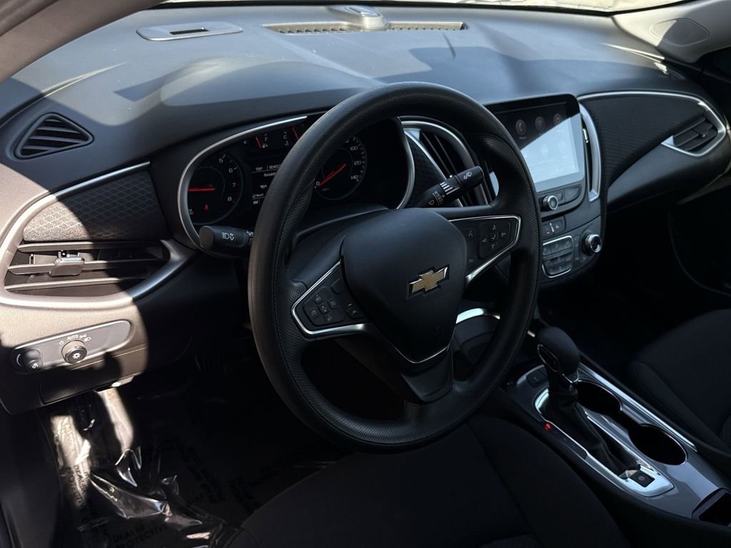 Used 2025 Chevrolet Malibu LT image 16