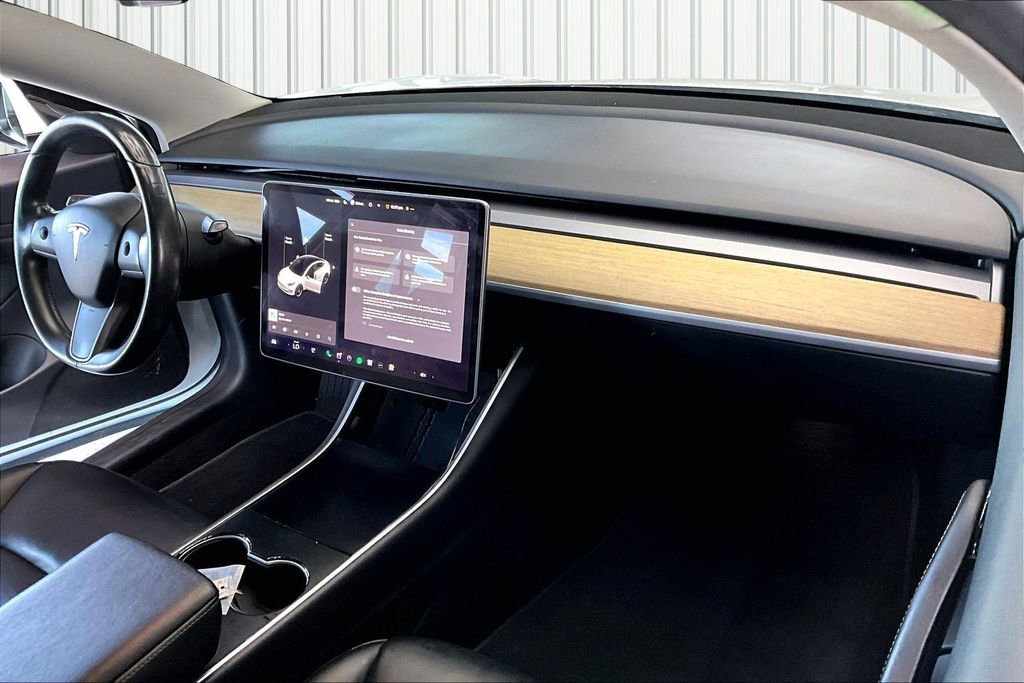 Used 2019 Tesla Model 3 Standard Range Plus image 25