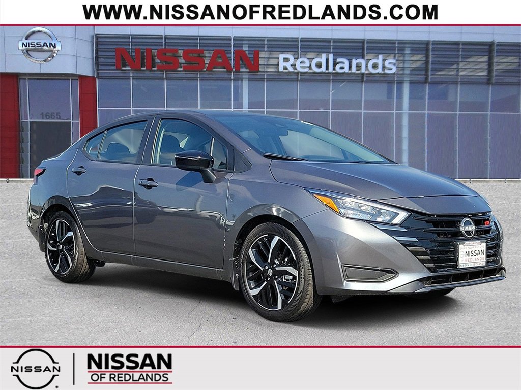 New 2025 Nissan Versa SR w/ Trunk Package