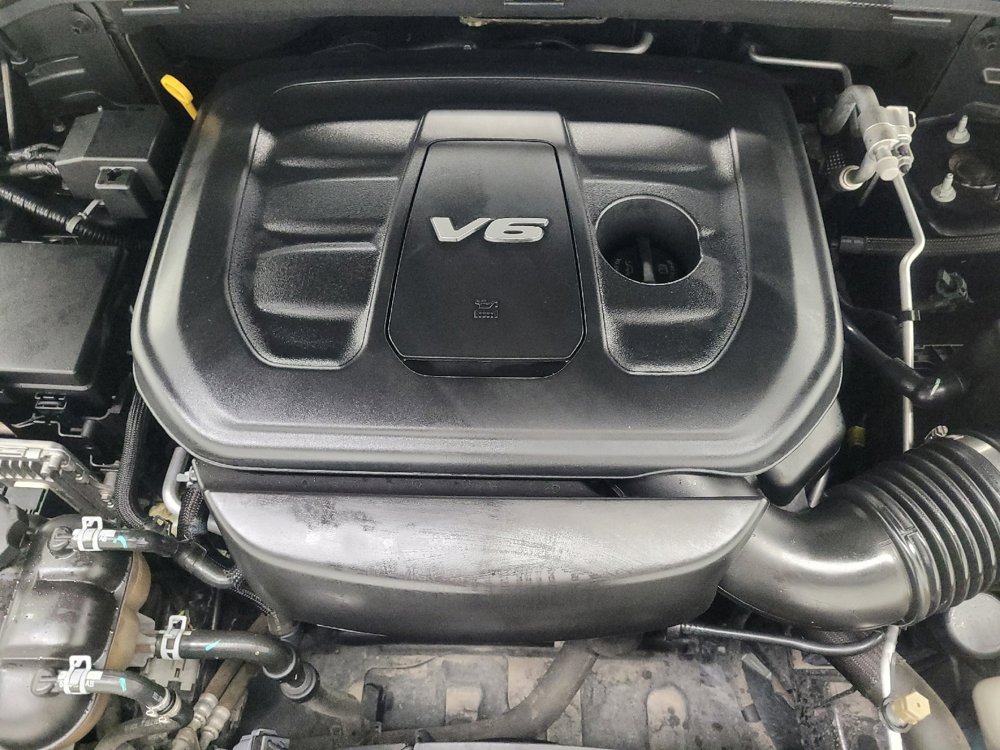 Used 2017 Jeep Grand Cherokee Laredo 75th Anniversary RWD image 30