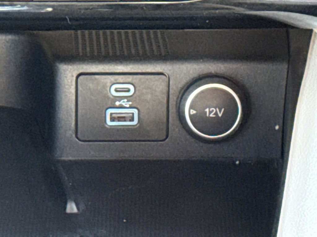 Used 2021 Ford Escape SEL w/ Technology Package AWD/4WD image 17