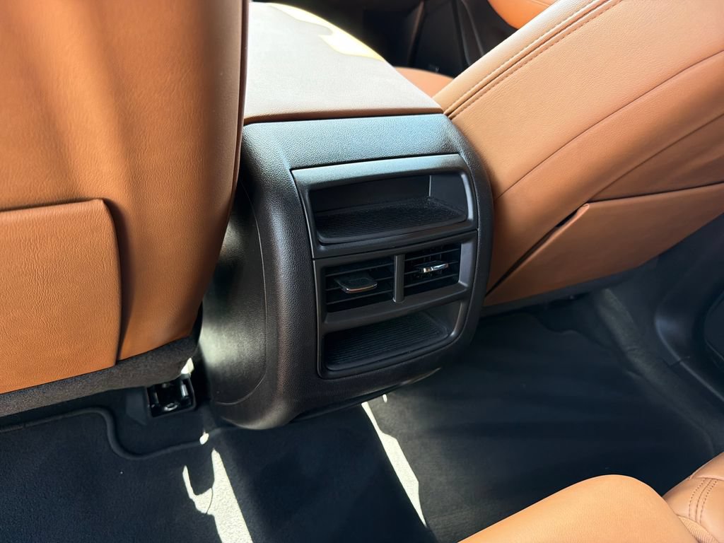 Used 2022 Cadillac XT5 Premium Luxury FWD image 32