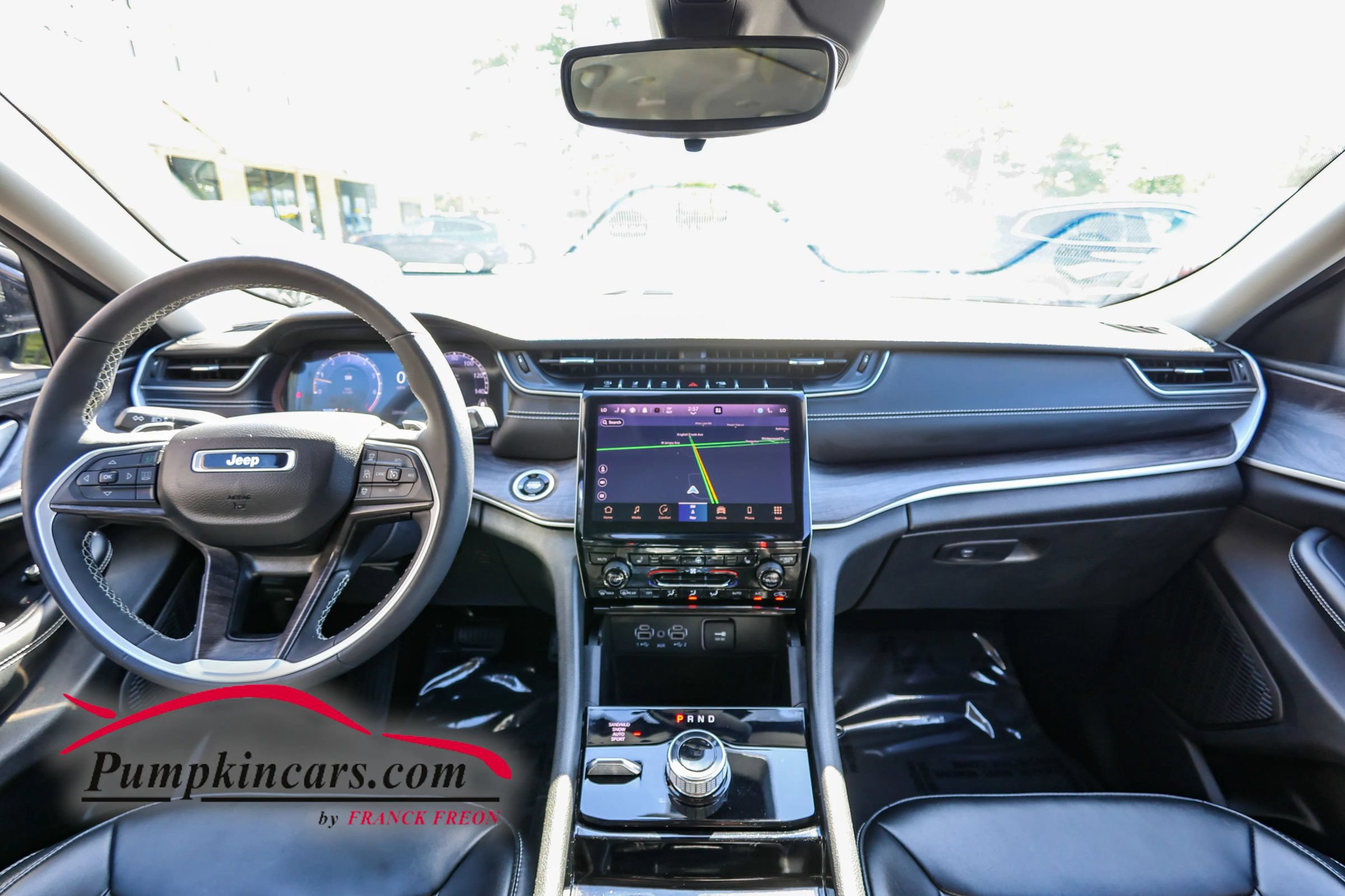Used 2023 Jeep Grand Cherokee L Limited AWD/4WD image 35