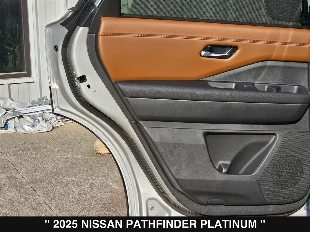 New 2025 Nissan Pathfinder Platinum image 19