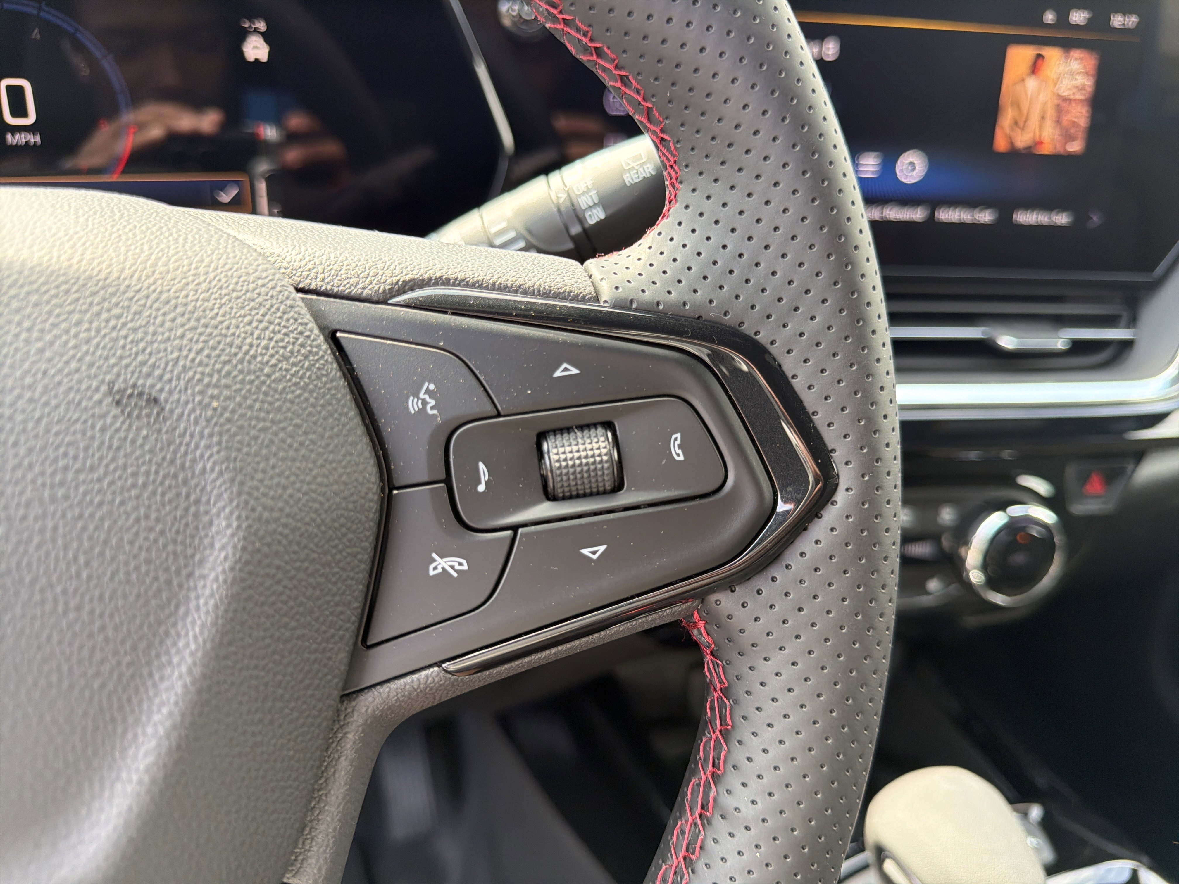 New 2026 Chevrolet Trax RS image 25