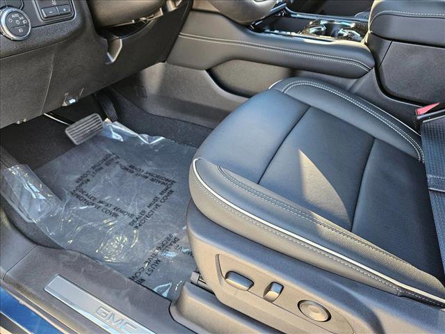 New 2026 GMC Yukon XL Elevation w/ Elevation Premium Package image 4