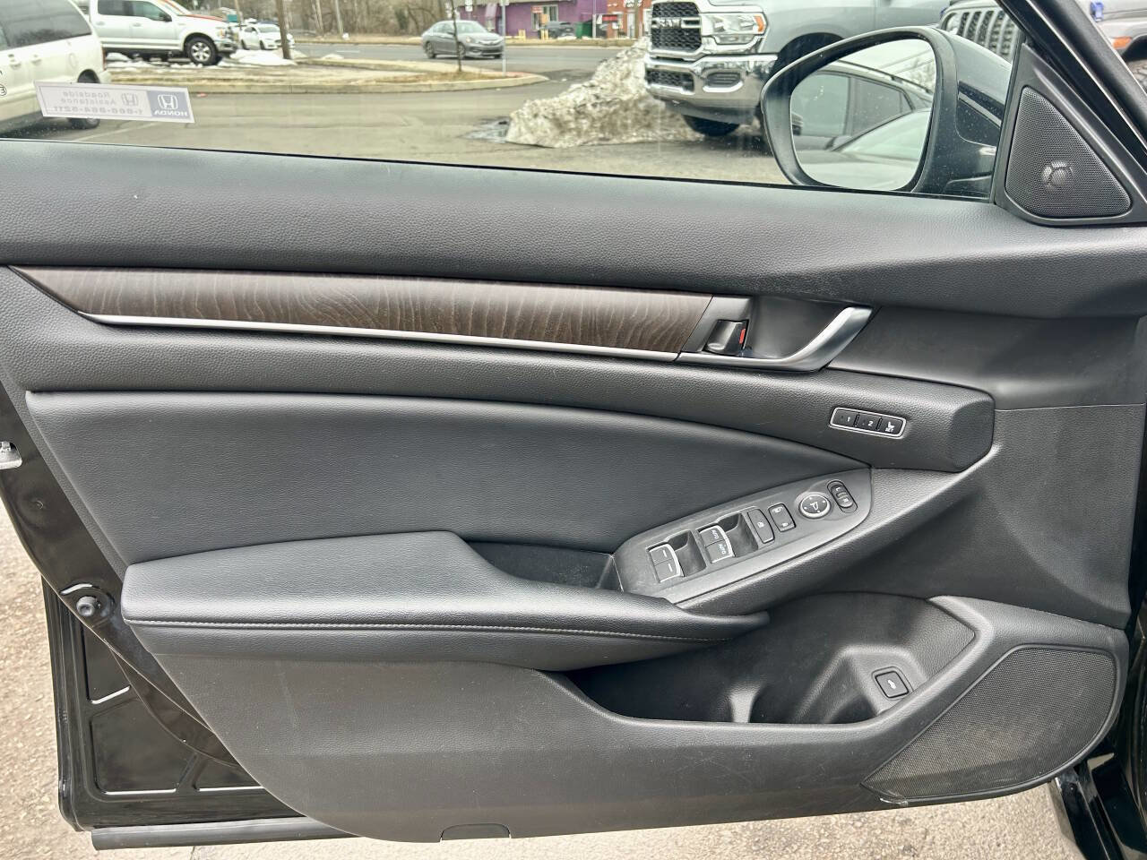 Used 2018 Honda Accord EX-L image 9