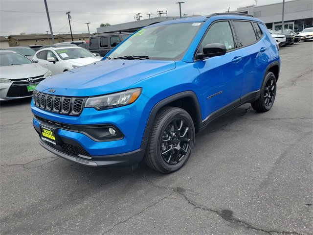 New 2025 Jeep Compass Latitude w/ Altitude Special Edition image 2
