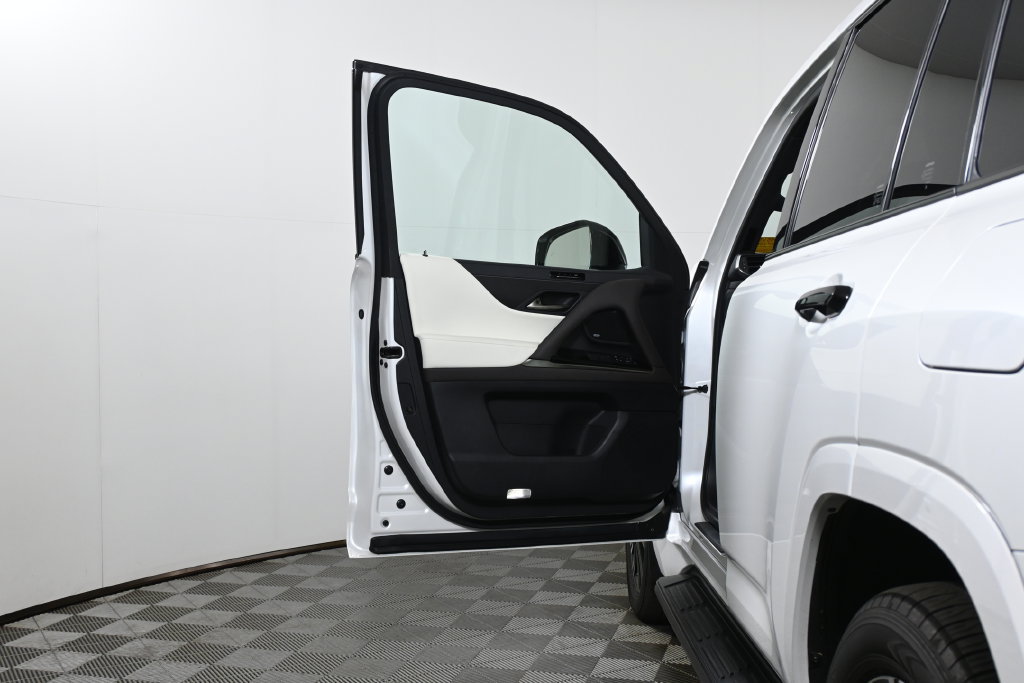 Used 2024 Lexus LX 600 4WD w/ Appearance Package image 26
