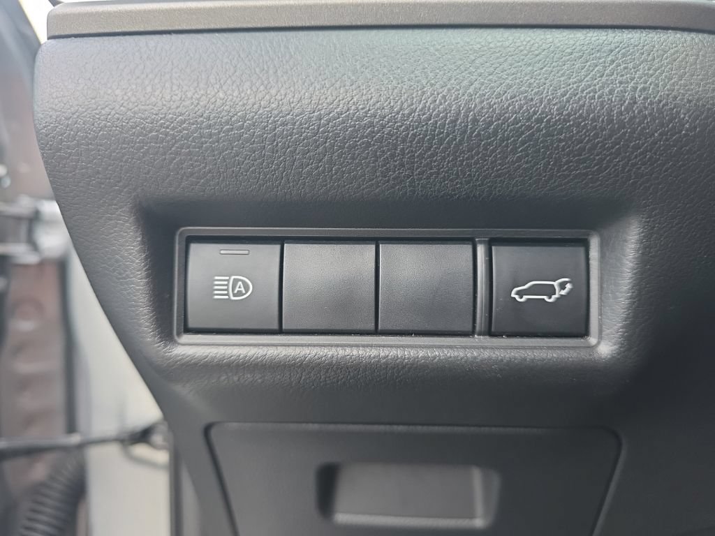 Used 2025 Toyota Grand Highlander AWD image 18
