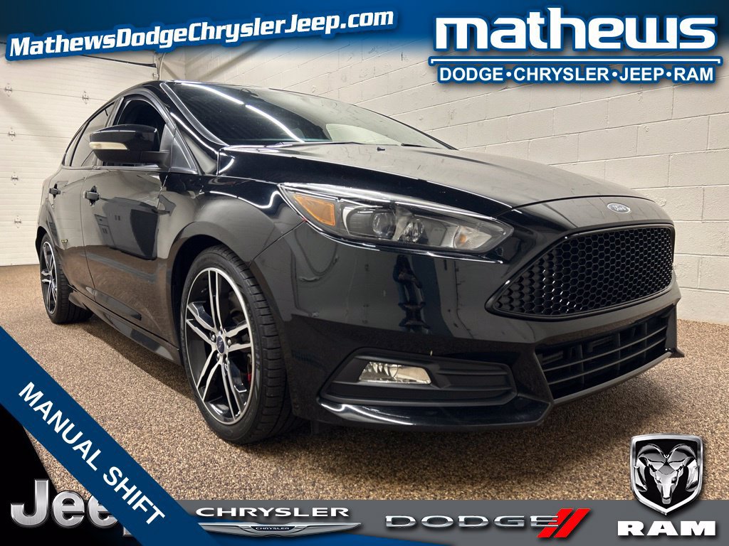 Used 2018 Ford Focus ST w/ Equipment Group 401A FWD image 1