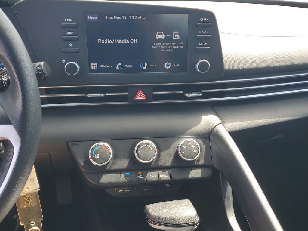 Used 2024 Hyundai Elantra SE image 22
