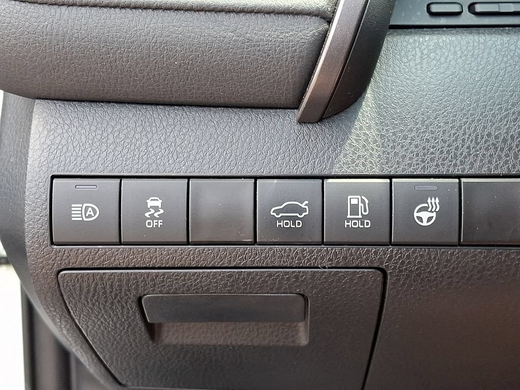 Certified 2022 Toyota Camry XLE AWD/4WD image 27