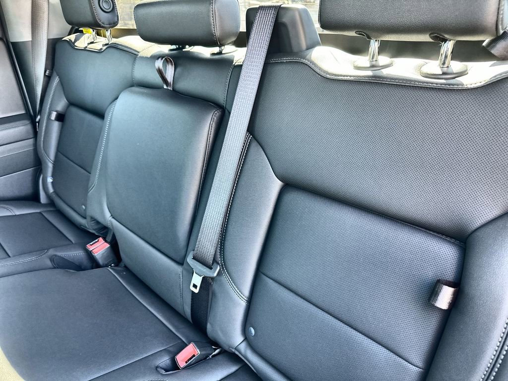 New 2026 GMC Sierra 1500 SLT image 18