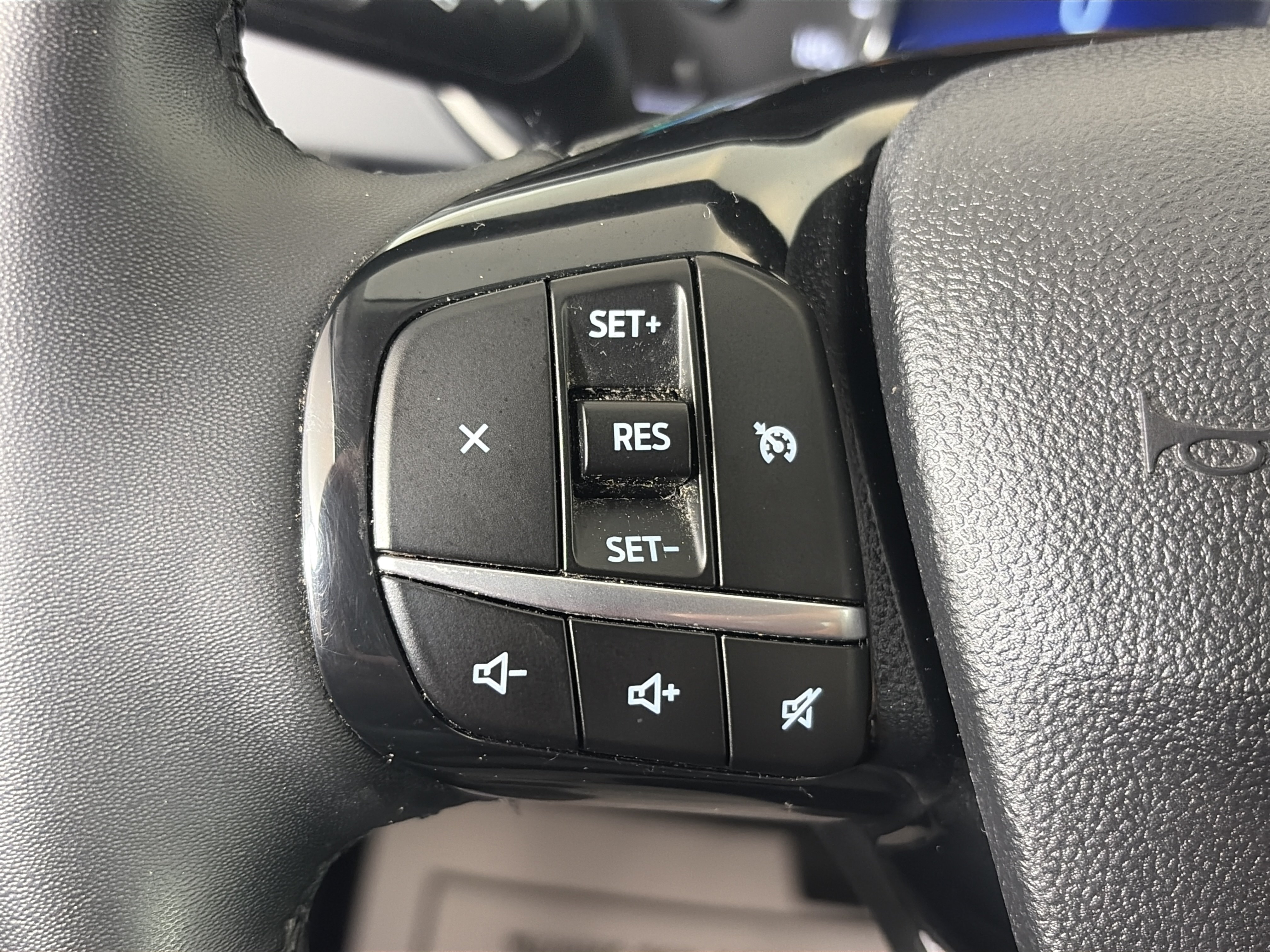 Used 2022 Ford Escape SE w/ SE Sport Appearance Package AWD/4WD image 33