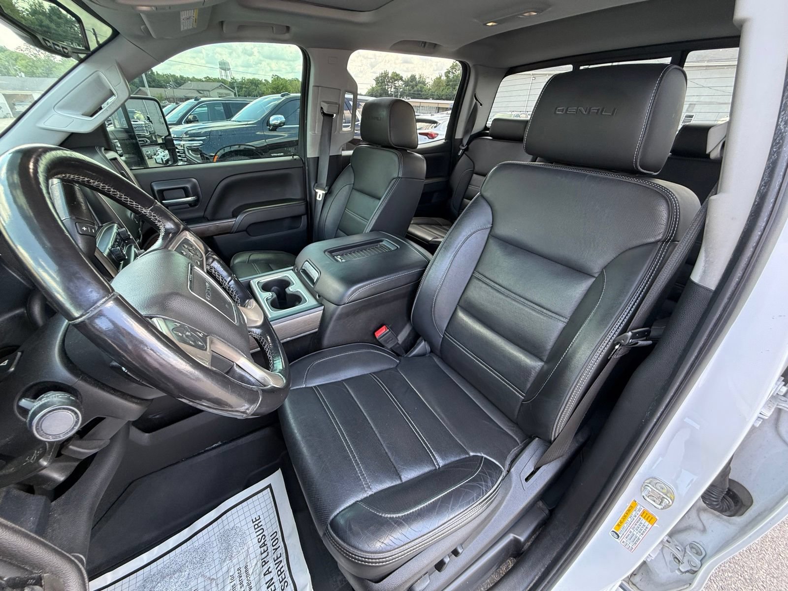 Used 2019 GMC Sierra 2500 Denali w/ Duramax Plus Package AWD/4WD image 18