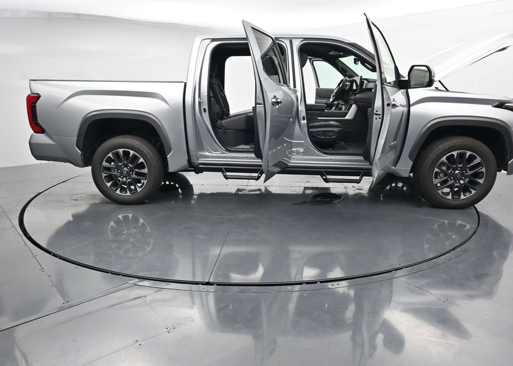 Used 2026 Toyota Tundra Limited AWD/4WD image 27