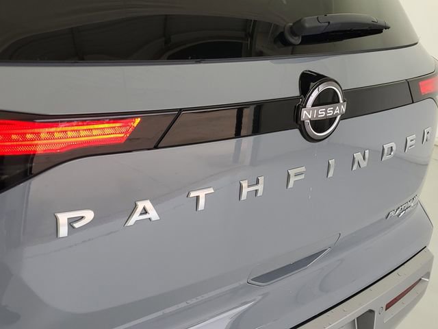 Used 2023 Nissan Pathfinder Platinum AWD/4WD image 8
