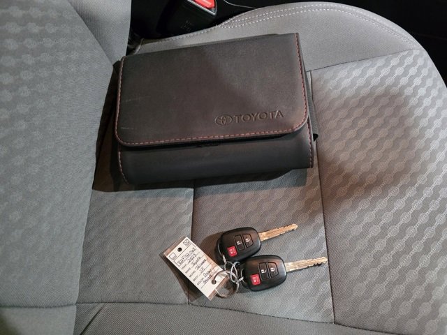 Used 2023 Toyota Tacoma SR image 9