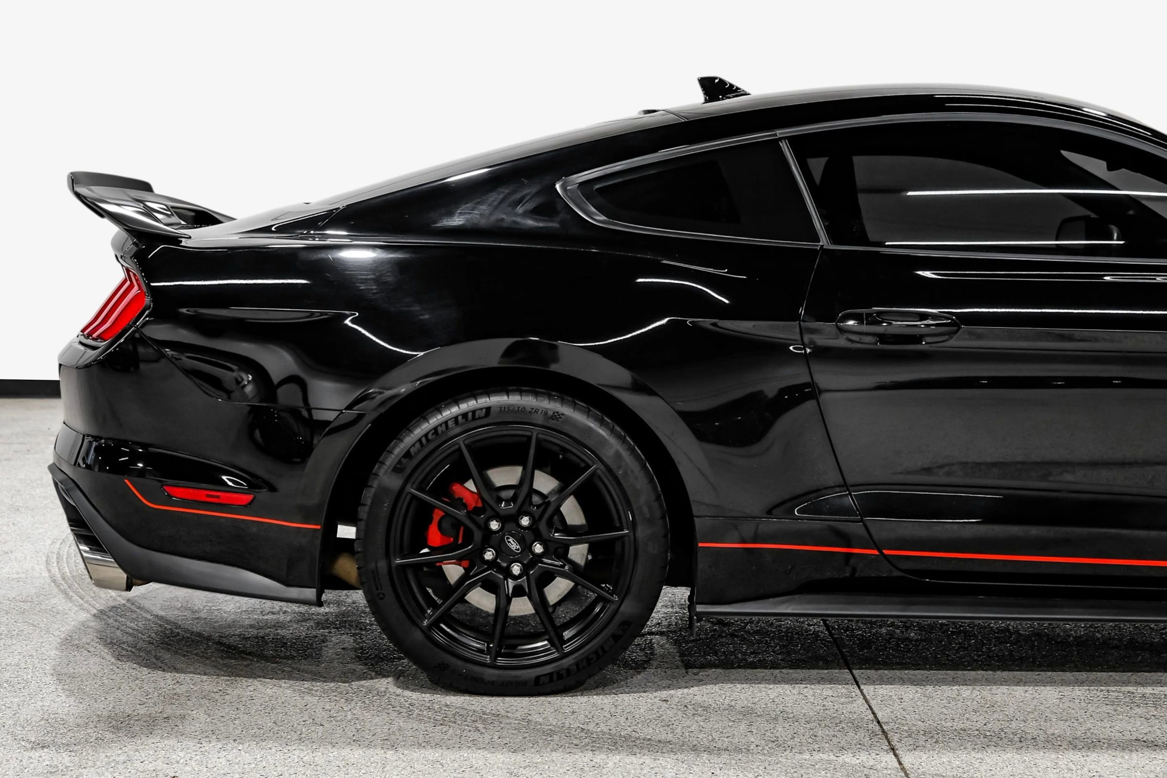 Used 2021 Ford Mustang Mach 1 w/ Mach 1 Handling Package RWD image 10