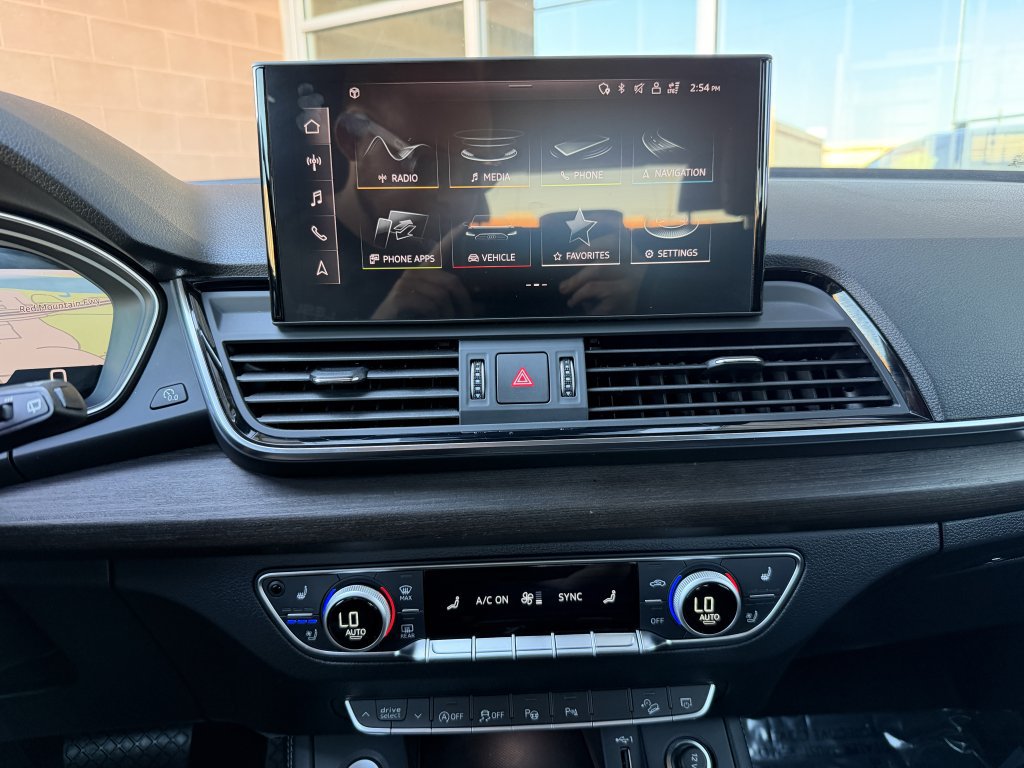 Used 2023 Audi Q5 2.0T Prestige w/ Prestige Package AWD/4WD image 21