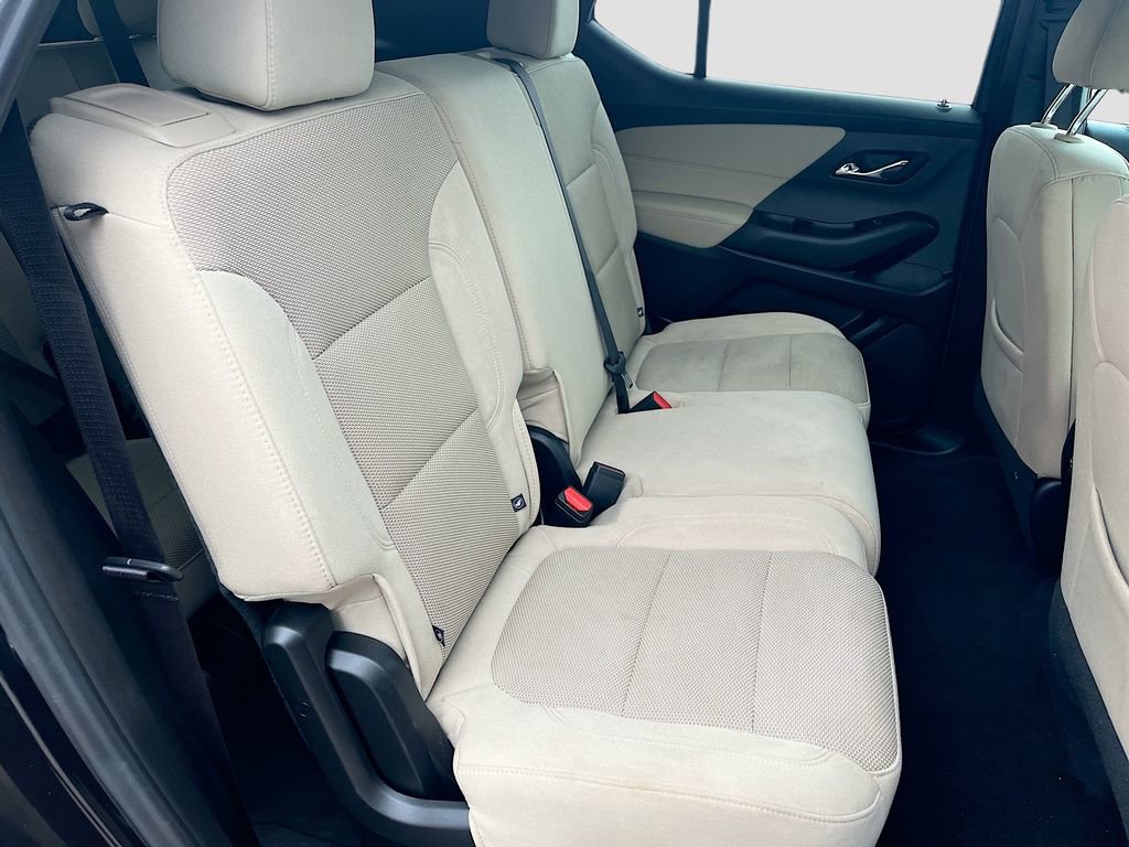 Used 2023 Chevrolet Traverse LS AWD/4WD image 27