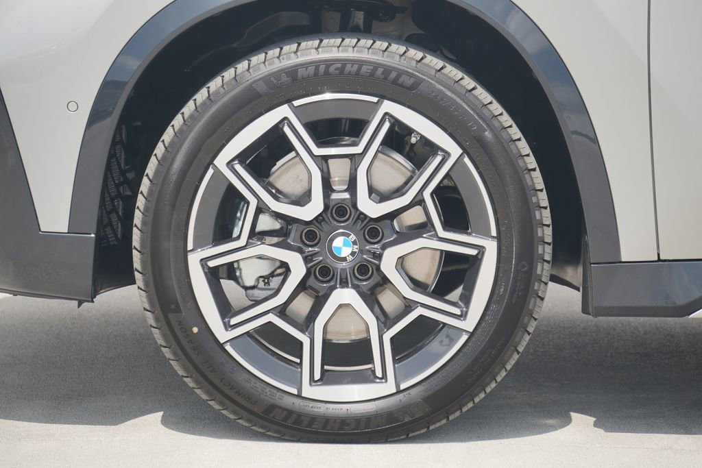 Used 2025 BMW X1 xDrive28i w/ Convenience Package image 5