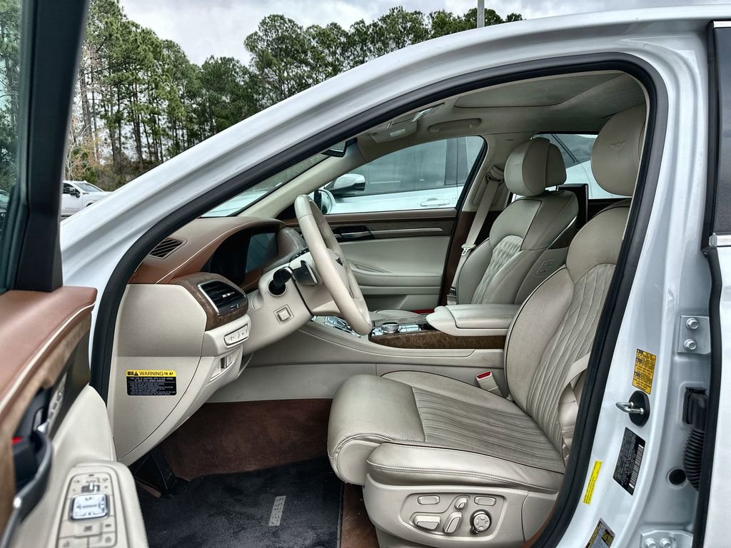 Used 2021 Genesis G90 5.0 Ultimate image 2