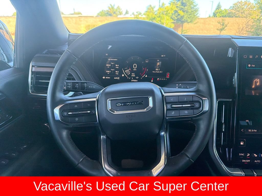Used 2025 GMC Yukon XL Denali AWD/4WD image 14