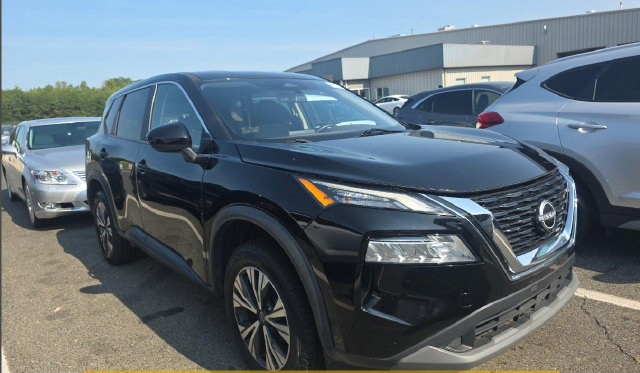 Used 2023 Nissan Rogue SV FWD image 3