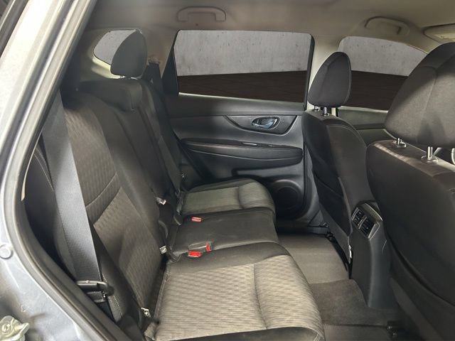 Used 2018 Nissan Rogue SV AWD/4WD image 18