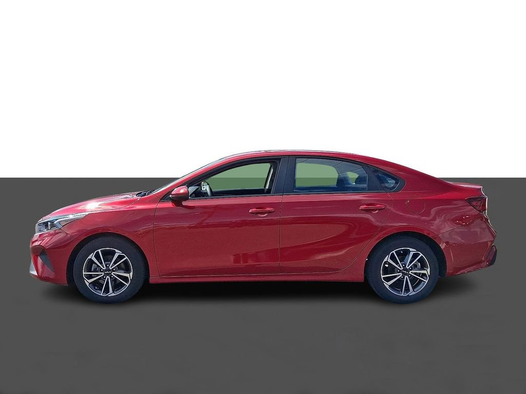 Used 2023 Kia Forte LXS image 4