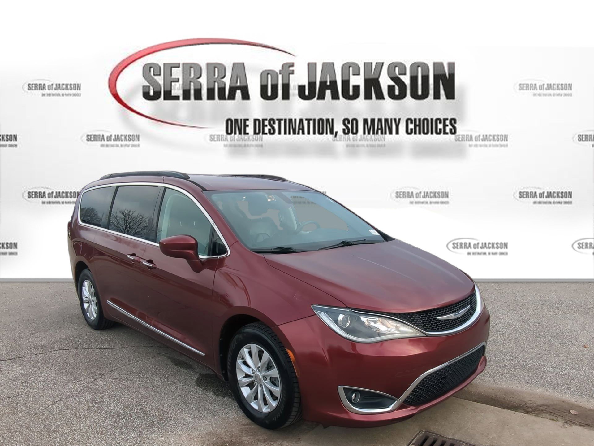 Used 2017 Chrysler Pacifica Touring-L image 2