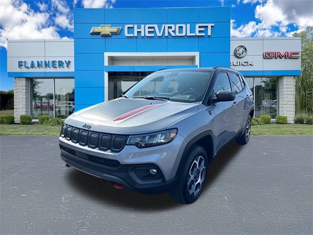 Used 2022 Jeep Compass Trailhawk image 2