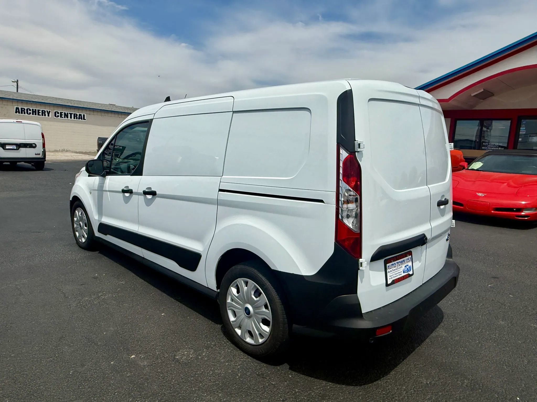 Used 2020 Ford Transit Connect XL FWD image 3