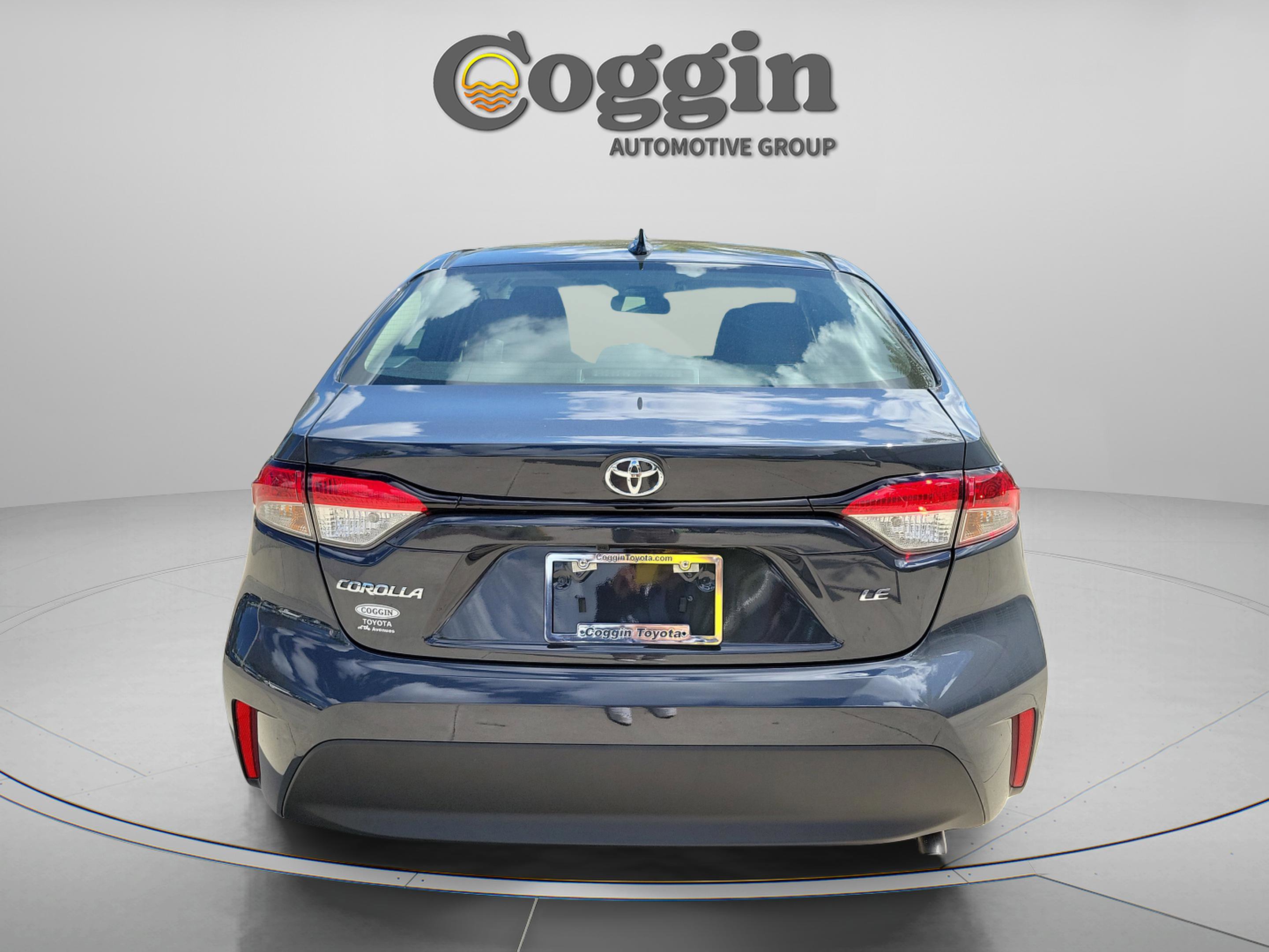 Used 2025 Toyota Corolla LE w/ Convenience Package image 4