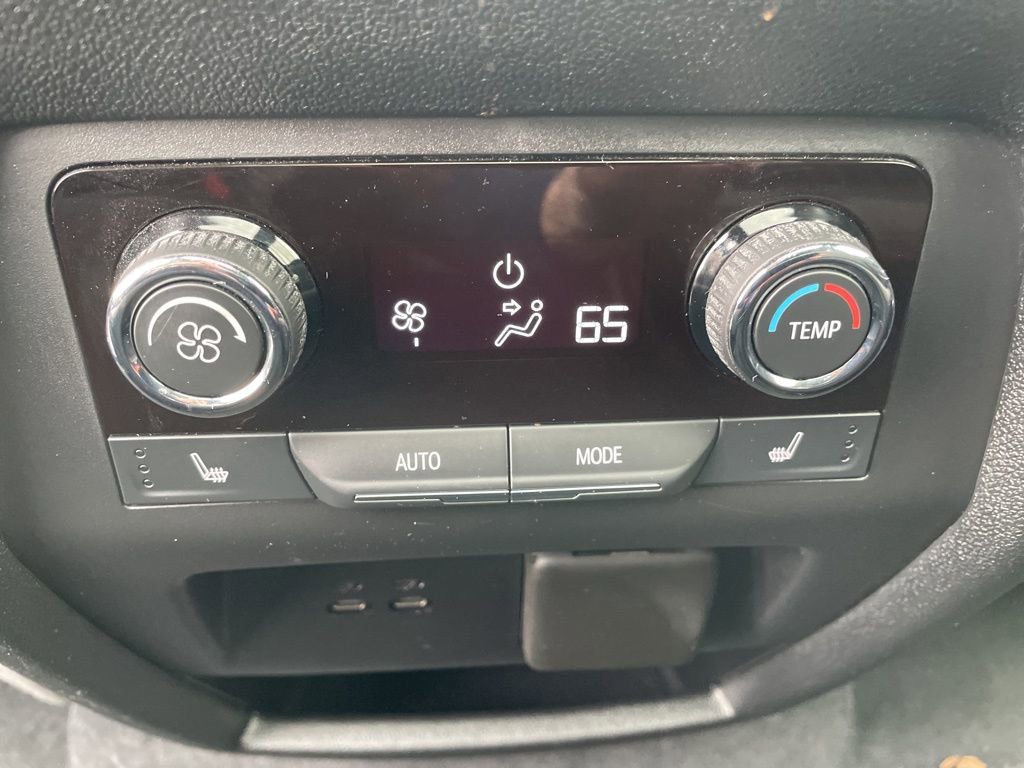 Used 2024 Chevrolet Traverse RS AWD/4WD image 35