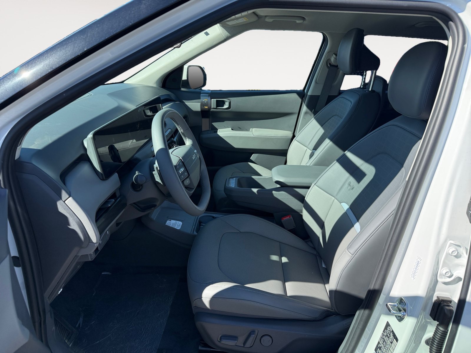 New 2027 Kia EV3 Wind FWD image 10