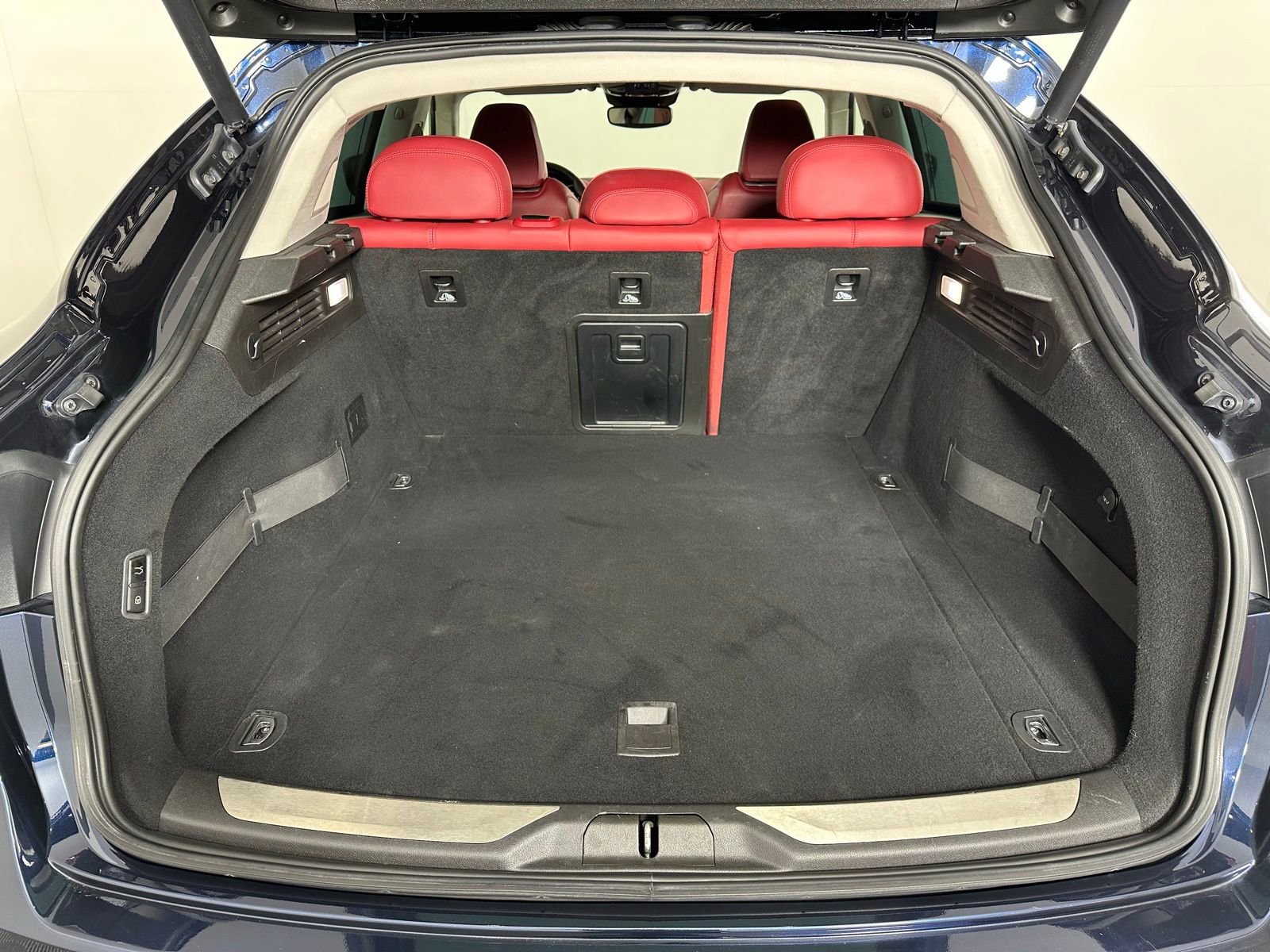 Used 2020 Maserati Levante S GranSport AWD/4WD image 28